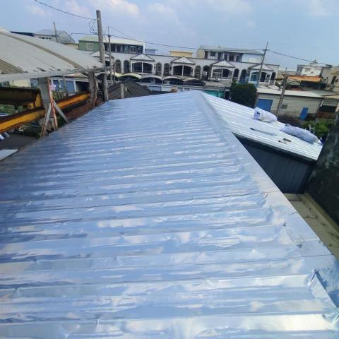 隔熱超人 - 貼膜後72度的鐵皮立馬降至31度