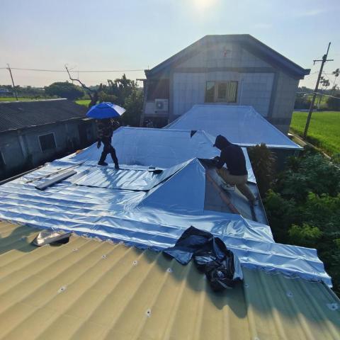 隔熱超人 - 複雜的屋頂材質處理
