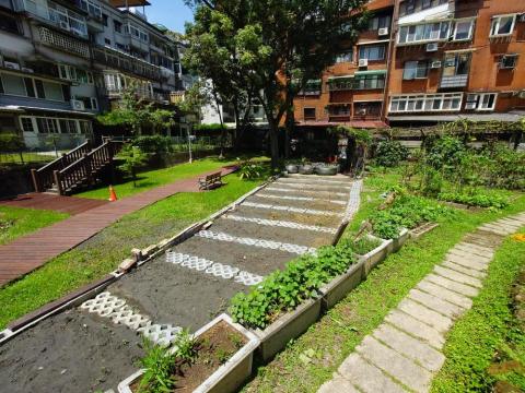 日常之下設計工作室 - 