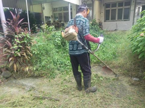 草博士，（可加賴） - 施工中