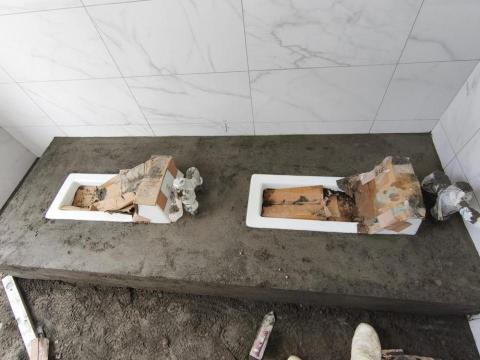 林政翰（宇宏工程） - 公廁 蹲式馬桶臺座 泥作施做