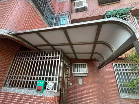 開鑫鐵工廠 - PC板損壞（換鋁塑板加厚）施工後