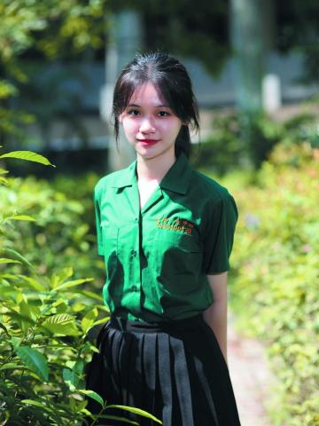 石之瑾 - 北一女中畢業冊照片