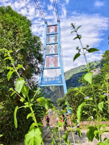 白振財 - 客人包車到達娜伊谷