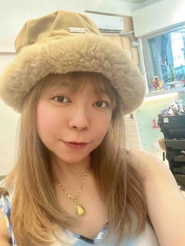 提供洗剪燙染服務的專家卓越風上