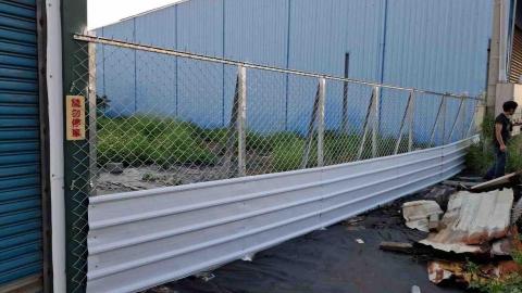 快樂創意公仔 - 鐵網圍籬工程