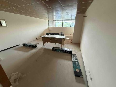 逢富建設機構 - 卡扣地板施工