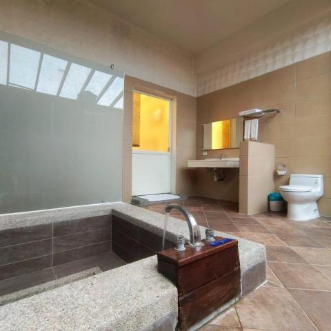 白振財 - 包車（新竹二日遊）