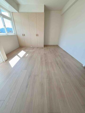 岦悅地板工程 - 高抗水強化耐磨木地板