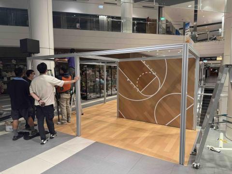 簡子堯 - 林口三井地貼+背板