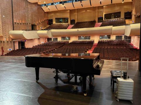 新展國際鋼琴維修技術 - 