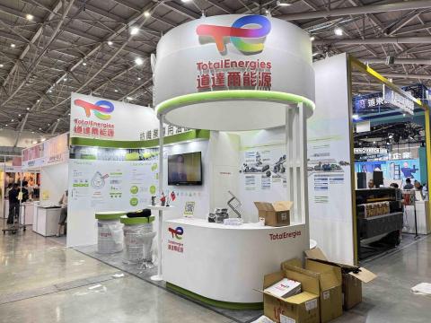 簡子堯 - 南港展覽館紡織展佈置