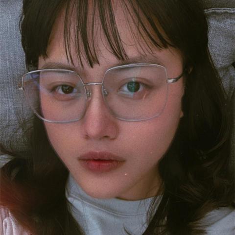 提供工作服訂做服務的專家Yun Yejia