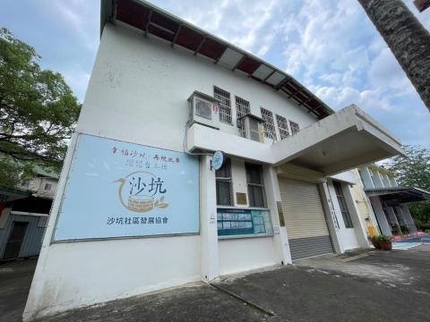 心感覺企業社 - 大門安裝、雨庇安裝、吸頂燈安裝、隔熱紙施作施工前 心感覺企業社 - 大門安裝、雨庇安裝、吸頂燈安裝、隔熱紙施作施工前