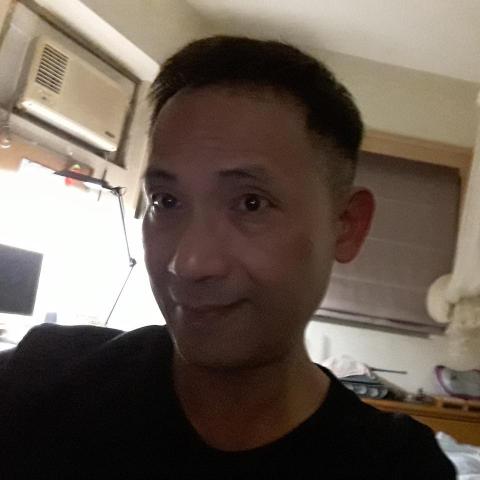 提供桌球服務的專家張老師