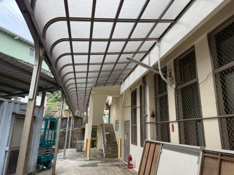 心感覺企業社 - 冷氣移機、遮雨棚更換、落水管施作施工後 心感覺企業社 - 冷氣移機、遮雨棚更換、落水管施作施工後