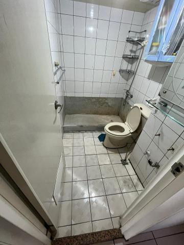 裕仁 - 浴室地面防水層損壞吸水到房間跟客廳
洗手台熱水管不通 
淋浴區沒有泄水坡度會積水