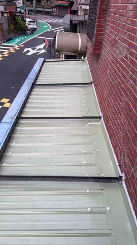 智鑫工程行（鐵工） - 雨遮換板，骨架加固