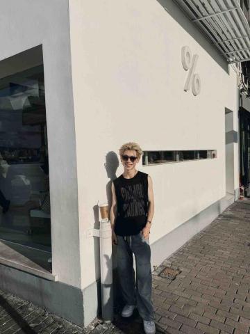 提供髮型服務的專家羅云飛