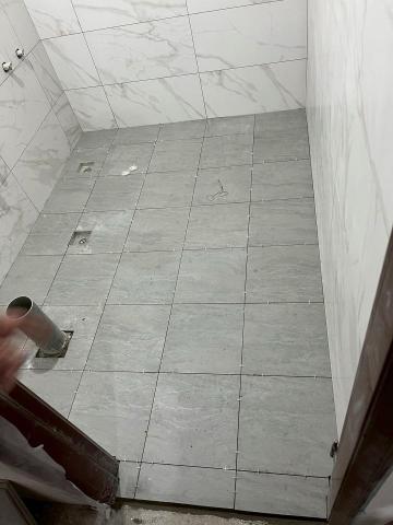 裕仁 - 地磚舖設