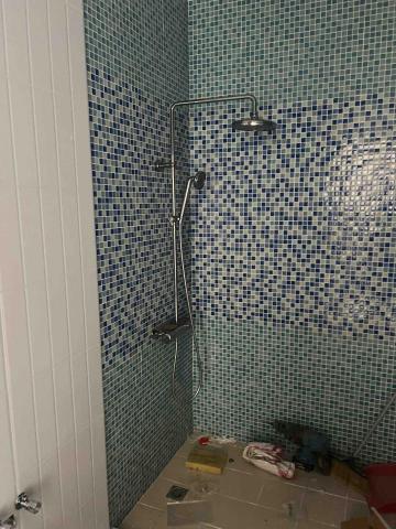 順富工程行（居家修繕》 - 廁所磁磚貼好淋浴花灑安裝