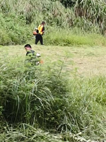 阿菈斯除草班 - 