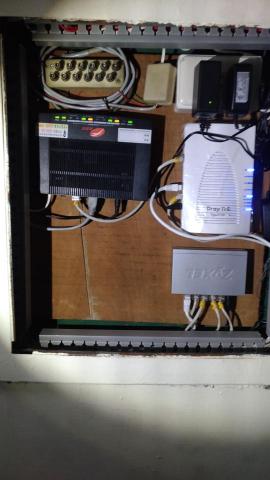 韋傑開發科技企業社 - 弱電箱 網路相關設備整齊收容 