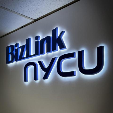 立臻廣告有限公司 - 金屬背光燈字