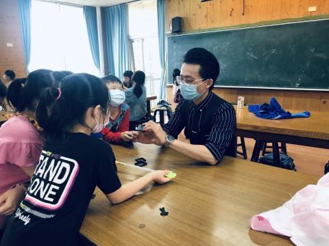 魔術教室 - 國小課後才藝教學。