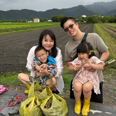 提供修理冰箱服務的專家劉威成