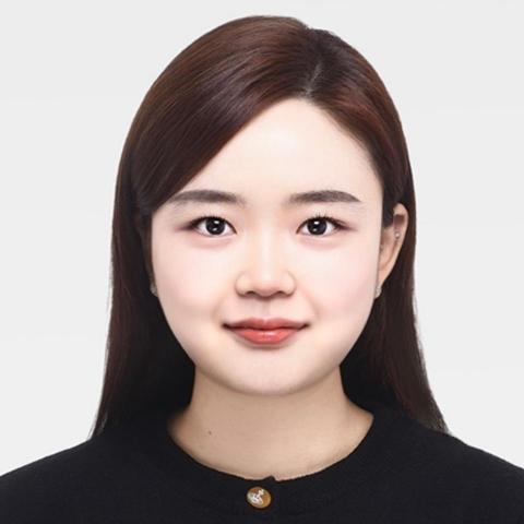 提供模特兒服務的專家呂采玧