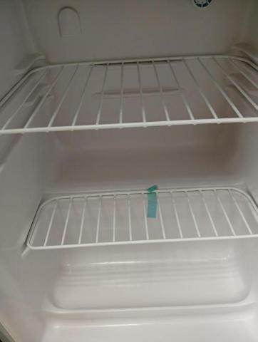 大樹個人清潔 - 將可拆卸部份，例如鐵架、蛋架.........卸下清洗，主體使用蒸氣高溫清潔+殺菌，冰香四週邊條需注意，容易孳生霉菌！