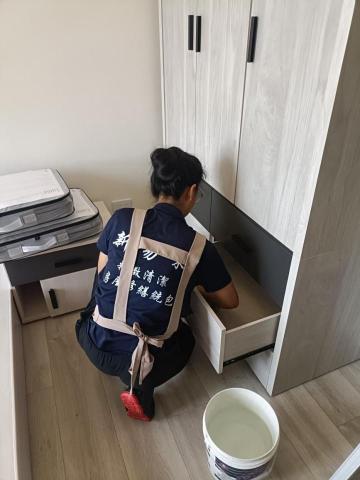 新易來精緻美學清潔團隊 - 櫥櫃擦拭