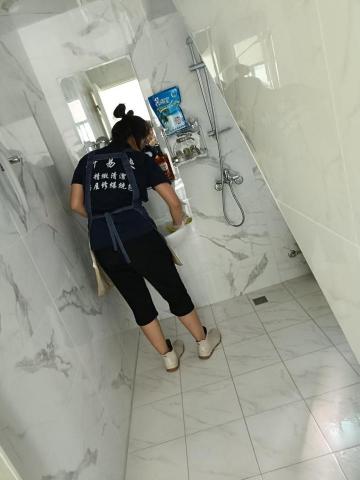 新易來精緻美學清潔團隊 - 廁所清潔