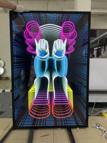 立臻廣告有限公司 - 無限鏡裝置