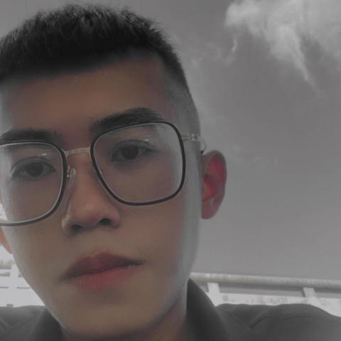 提供浴缸服務的專家張恩愷