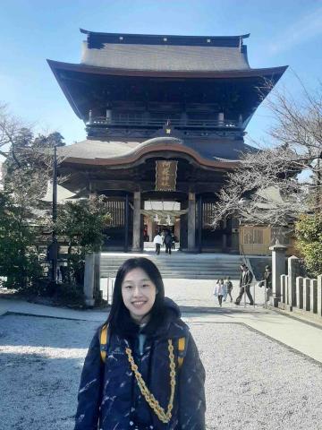 提供高雄衝浪教學服務的專家謝馨霈