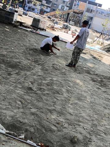 王憶婷 - 學校重新鋪磚