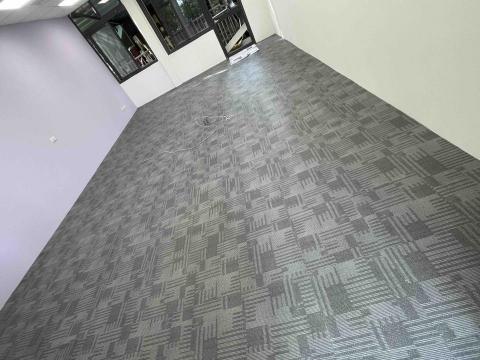 承億 - 布紋塑膠地板3m。