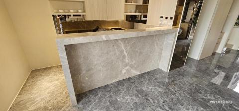 陳 - 守衛室櫃檯