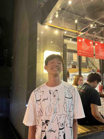 提供中文學英文服務的專家林志偉