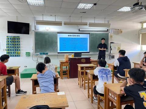 嚴少宏 - 海大附中教課