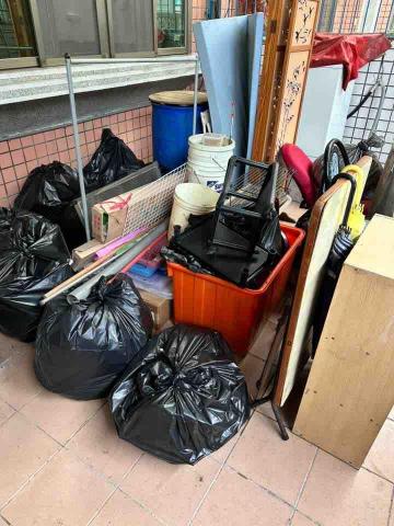 林修德 -  住家清運垃圾