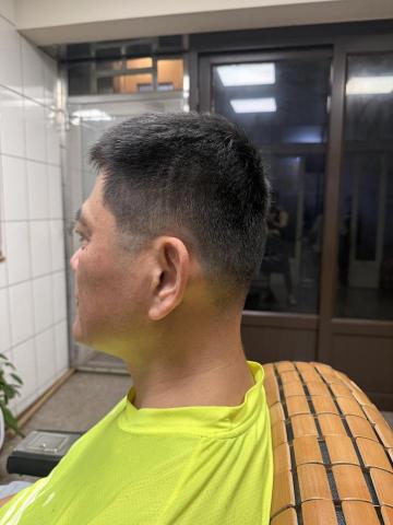 艾斯剪髮 - 男士剪髮