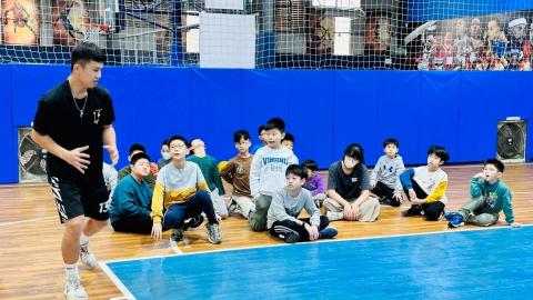 葉讀賢 - 寒假安親班營隊團課籃球教練