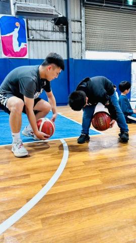 葉讀賢 - 寒假安親班營隊團課籃球教練
