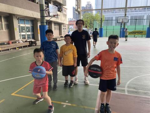 葉讀賢 - 假日班駐點籃球教學&mdash;國小不分年級團課