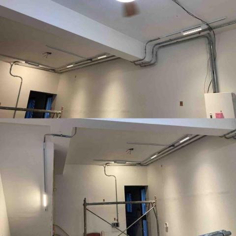 阿榮師父水電工程 - 10/21配了線 裝了燈
開燈了 感覺就不一樣了⋯⋯
美啦！