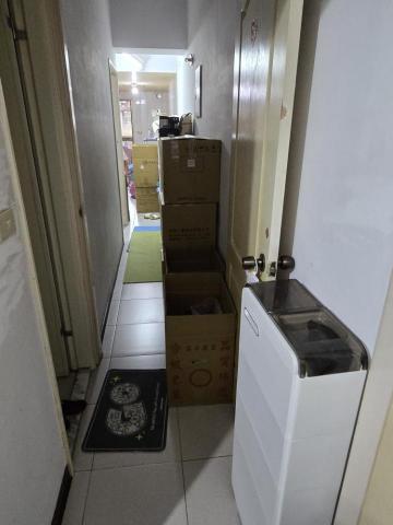 左手的室野 - 全室打包：分二天進行，先分類、打包動線上的物品，決定能疊箱的位子，再打包該區域物品。標籤備註新家空間和物品粗分類，再集中疊箱。