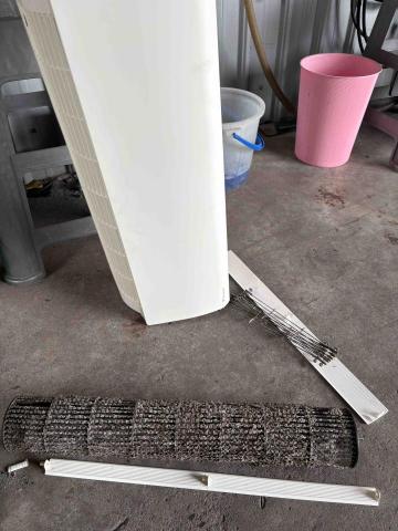 呈淨冷氣清洗專家 - 大金拆洗